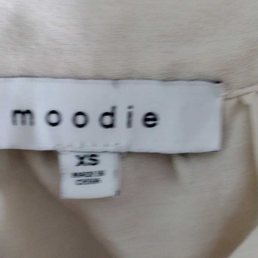 Moodie yellow and cream dress MIDI - Picture 3 of 6